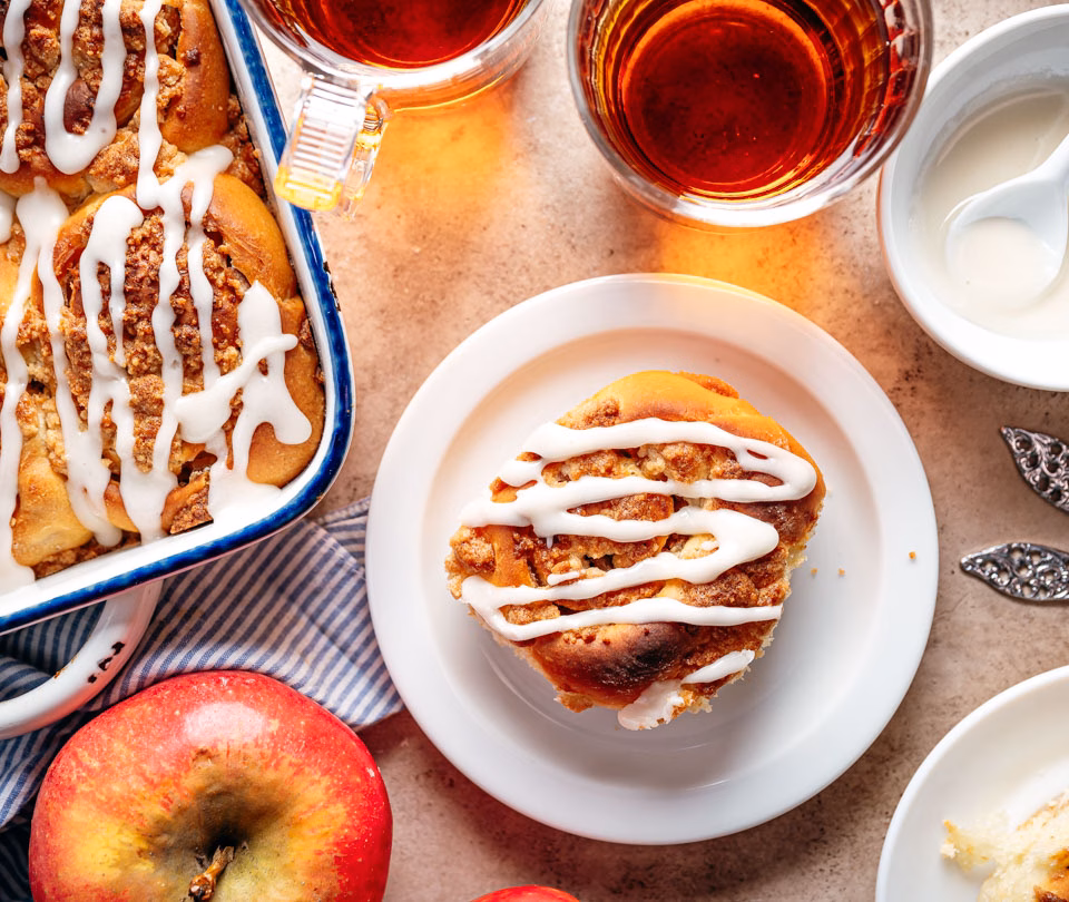 Apple cinnamon buns