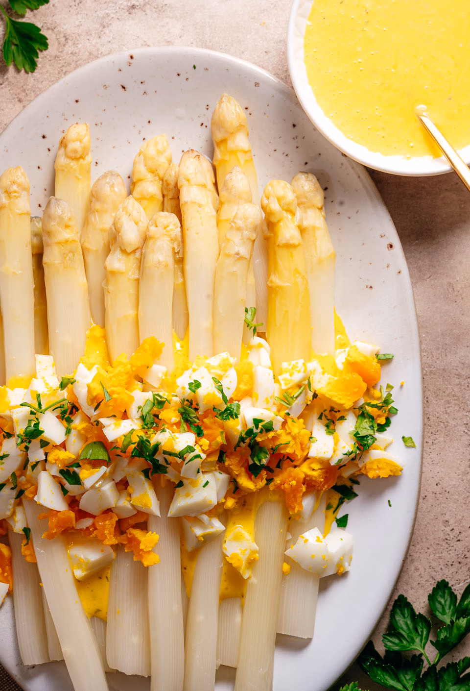 Classic white asparagus with egg