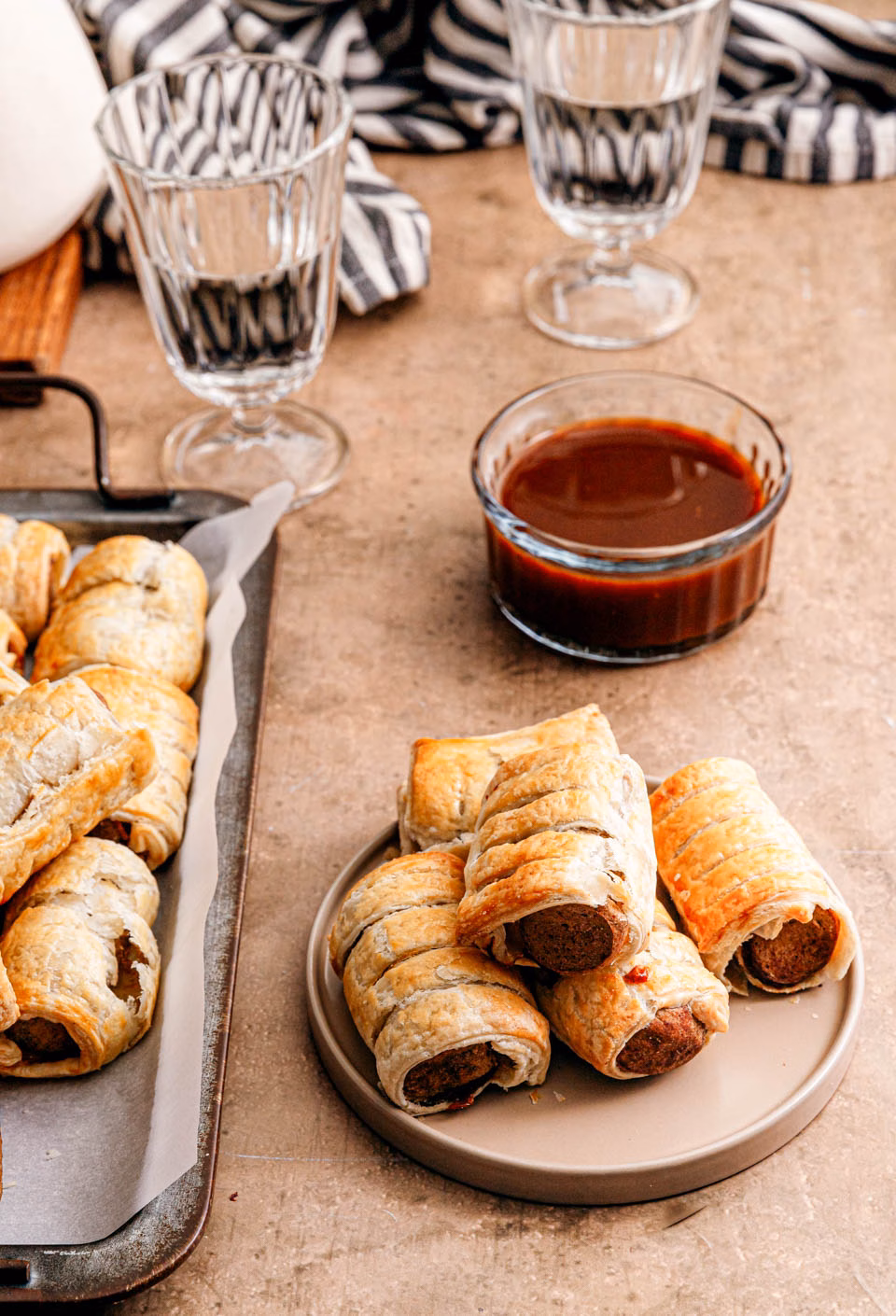 Making Dutch sausage rolls