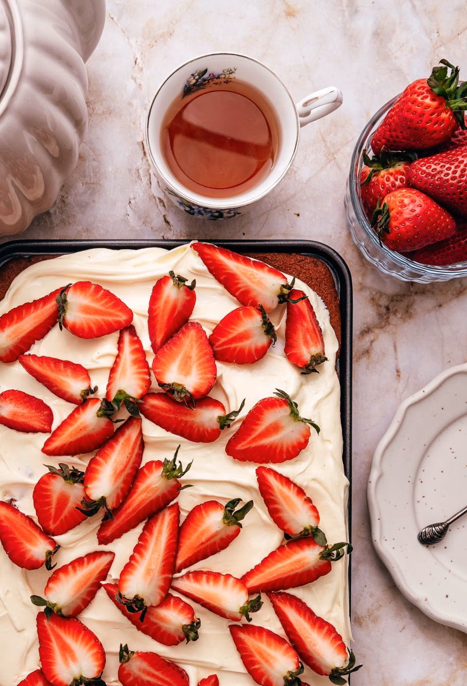 Strawberry sheet cake