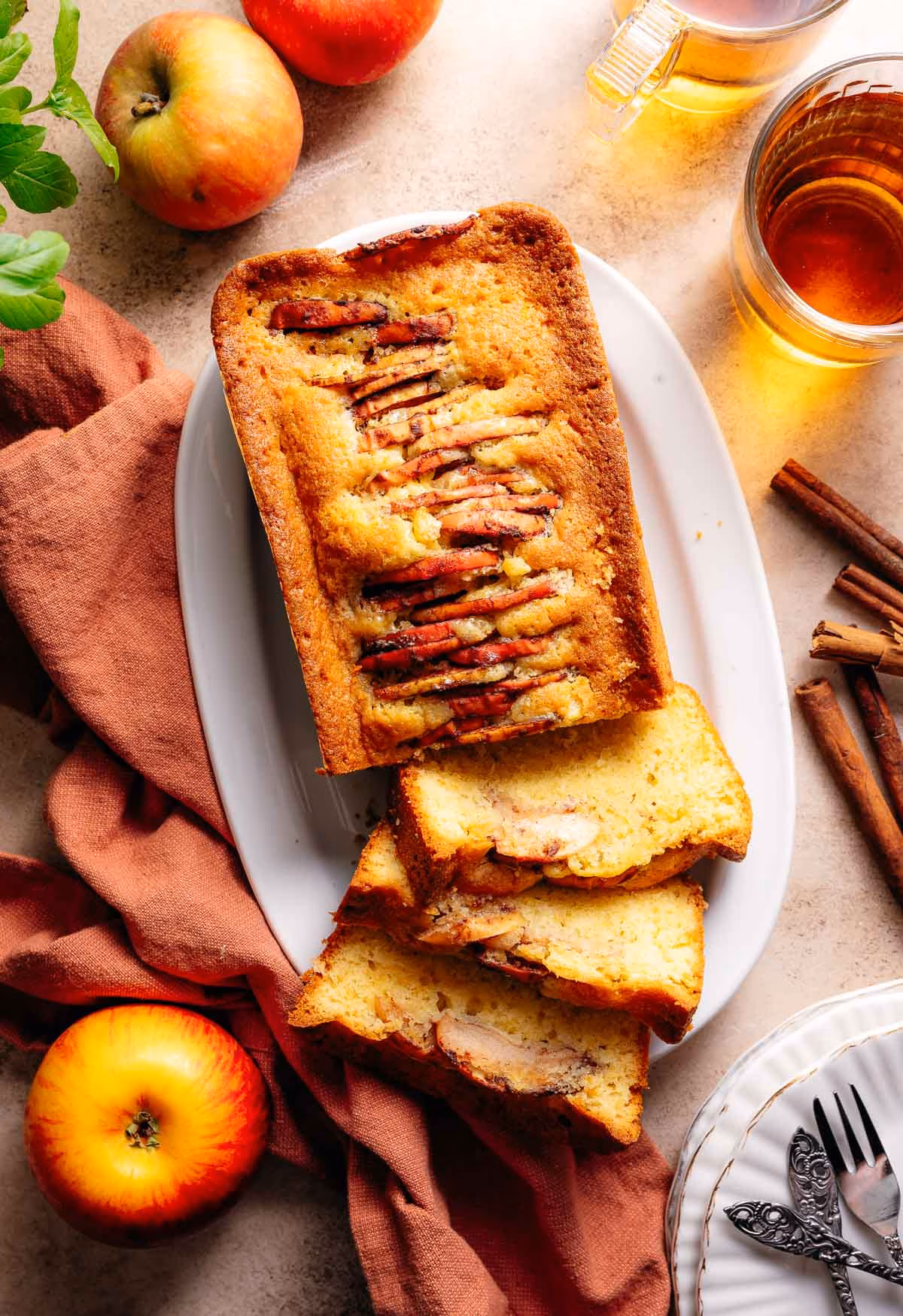Apple loaf cake