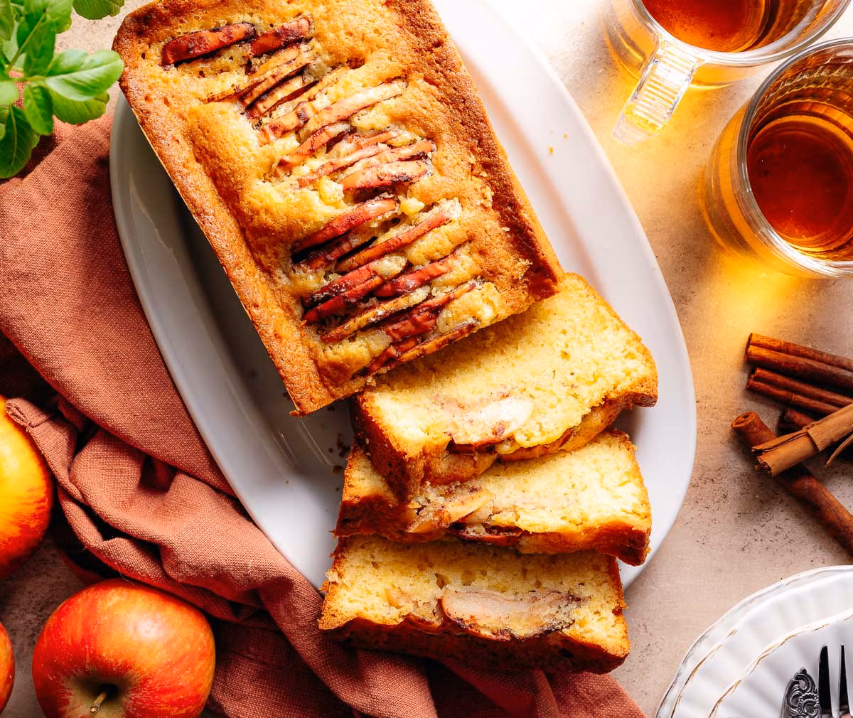 Apple loaf cake