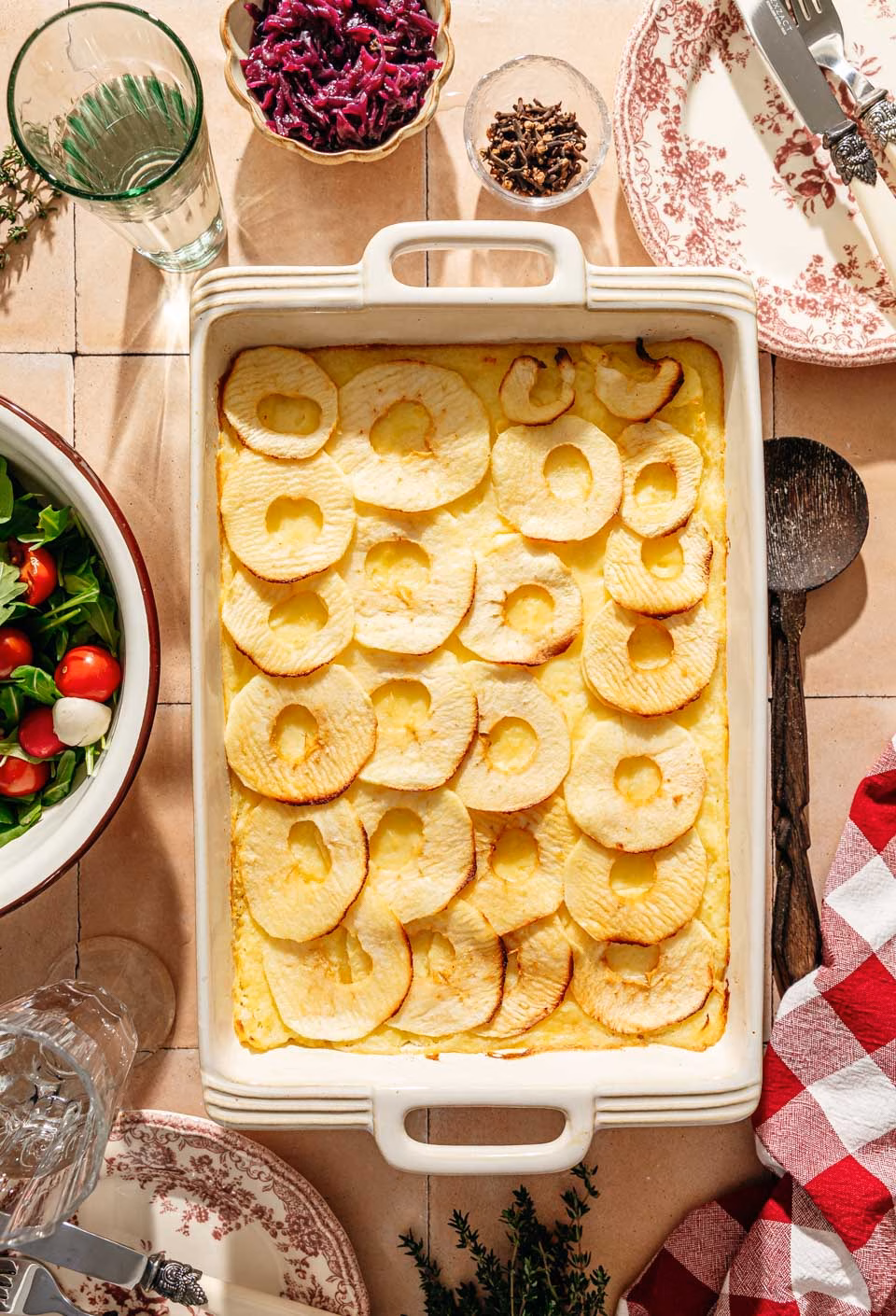 Meat and potatoes casserole